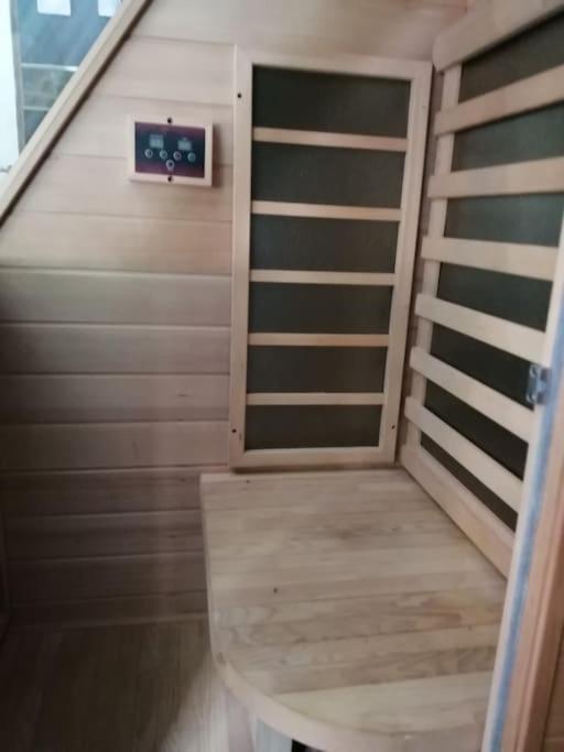 Appartement Avec Sauna Et Balneo Privatifs -Troyes Centre Exterior photo